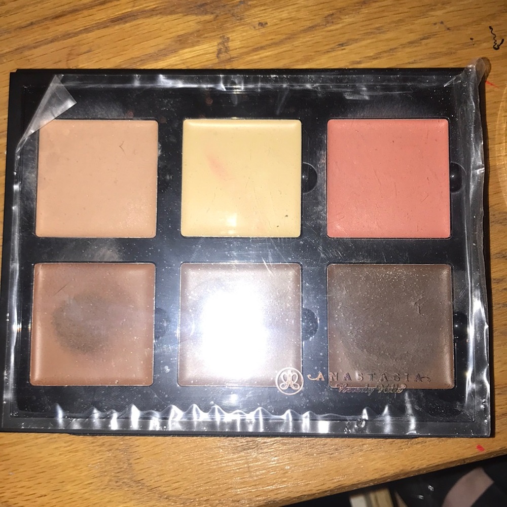 Anastasia Beverly Hills Cream Contour kit